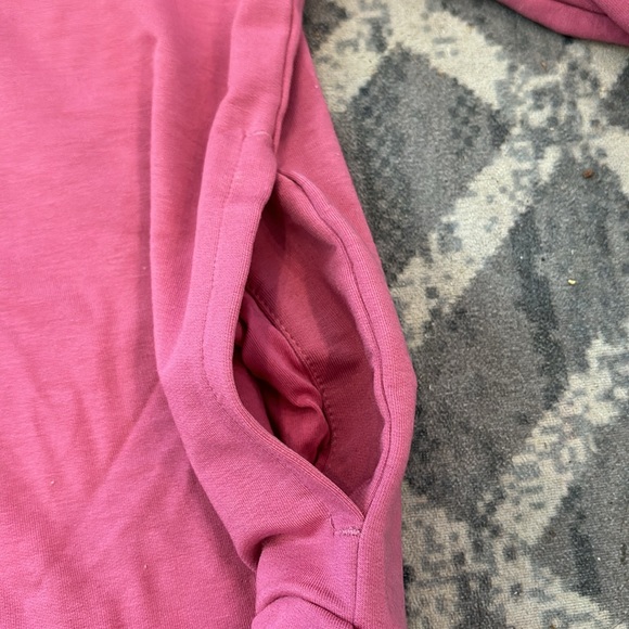 Under Armour Crewneck With Pockets - Picture 2 of 2